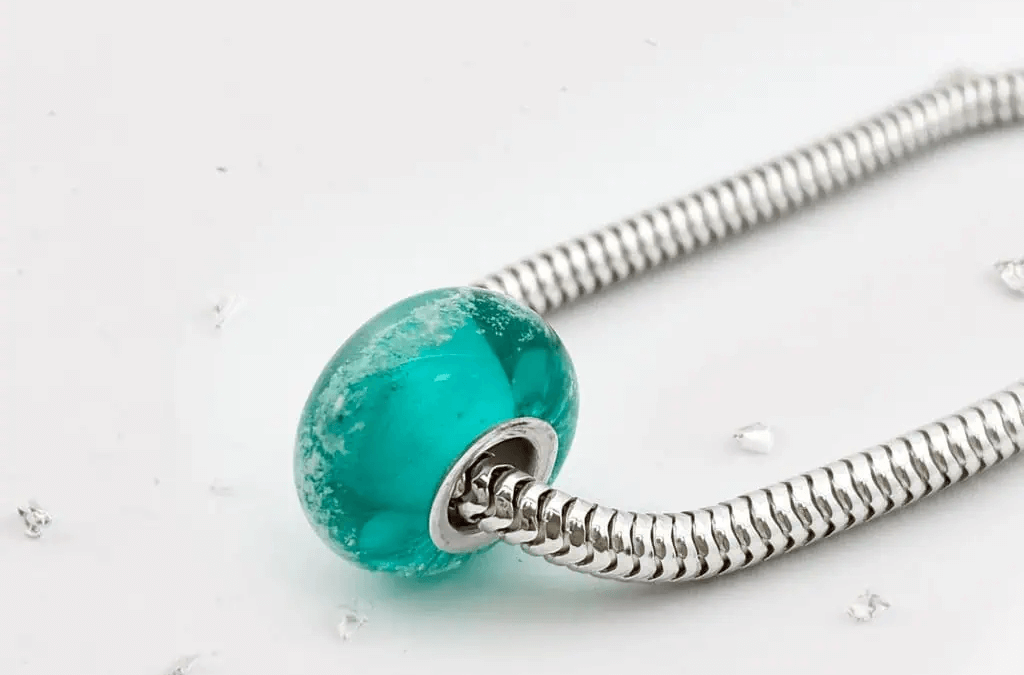 Helping Hearts Heal: The Best Ways to Be There for Someone Who’s Grieving