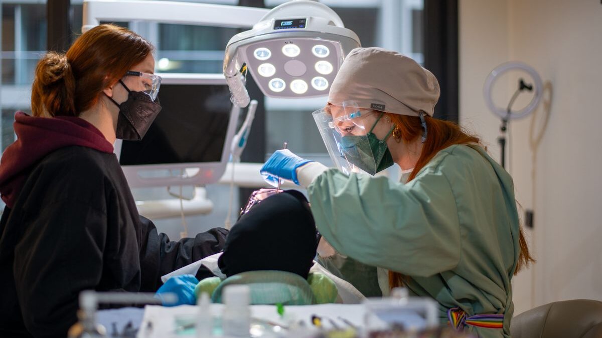 4 Ways Dental Clinics Can Enhance Efficiency