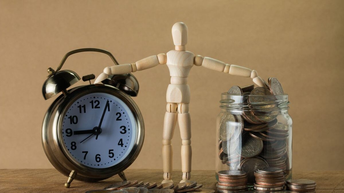 The Difference Between Saving and Investing
