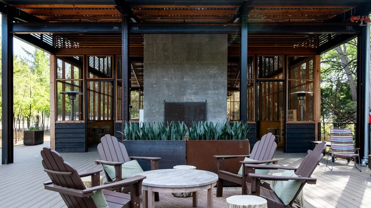 Smart Outdoor Space Design for Longevity